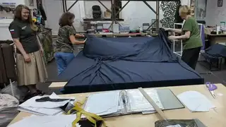 Волонтёры начали отшивать для красноярских бойцов СВО тёплую верхнюю одежду Волонтёры начали отшивать для красноярских бойцов СВО тёплую верхнюю одежду