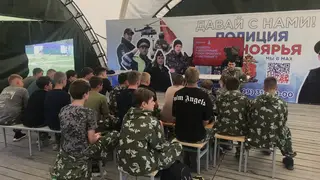 «Пробивались туда, где люди уже не надеялись на помощь»: красноярский боец СВО поделился личной историей со школьниками «Пробивались туда, где люди уже не надеялись на помощь»: красноярский боец СВО поделился личной историей со школьниками