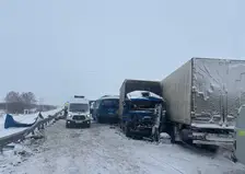 На трассе Тюмень-Омск произошло массовое ДТП с участием автобуса: погибли шесть человек
