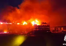 Крупный пожар произошёл рядом с железной дорогой в Прокопьевске