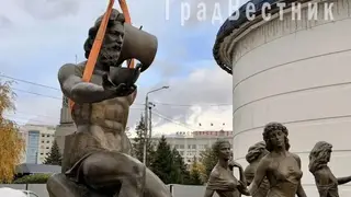 Скульптуры «Реки Сибири» вернулись на Театральную площадь после реставрации в центре Красноярске Скульптуры «Реки Сибири» вернулись на Театральную площадь после реставрации в центре Красноярске