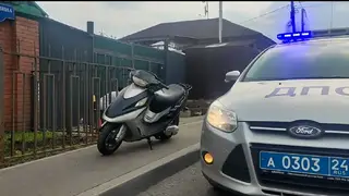 Двое подростков на мопеде пострадали в результате ДТП в Красноярске Двое подростков на мопеде пострадали в результате ДТП в Красноярске