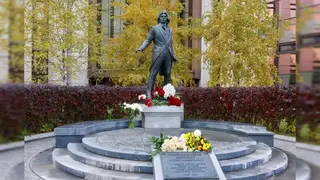 «Исполнилось бы 64 года»: Красноярск чтит память Дмитрия Хворостовского «Исполнилось бы 64 года»: Красноярск чтит память Дмитрия Хворостовского