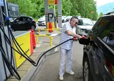 Стабилизация поставок бензина и дизтоплива отмечается на АЗС крупных компаний Красноярска