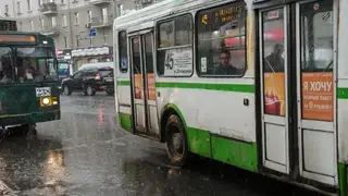 Деньги в обмен на стабильность: омские власти нашли способ не поднимать цены на проезд Деньги в обмен на стабильность: омские власти нашли способ не поднимать цены на проезд