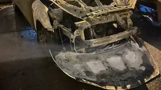 В Красноярске ночью на Щорса загорелся Hyundai Solaris В Красноярске ночью на Щорса загорелся Hyundai Solaris