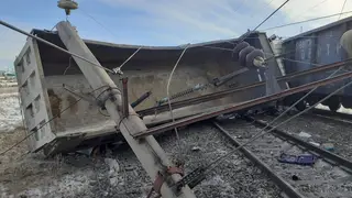 В Иркутской области грузовой поезд столкнулся с грузовой фурой и заблокировал движение В Иркутской области грузовой поезд столкнулся с грузовой фурой и заблокировал движение