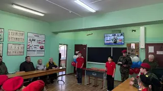 В Красноярске открыли Парту Героя в школе №39 В Красноярске открыли Парту Героя в школе №39